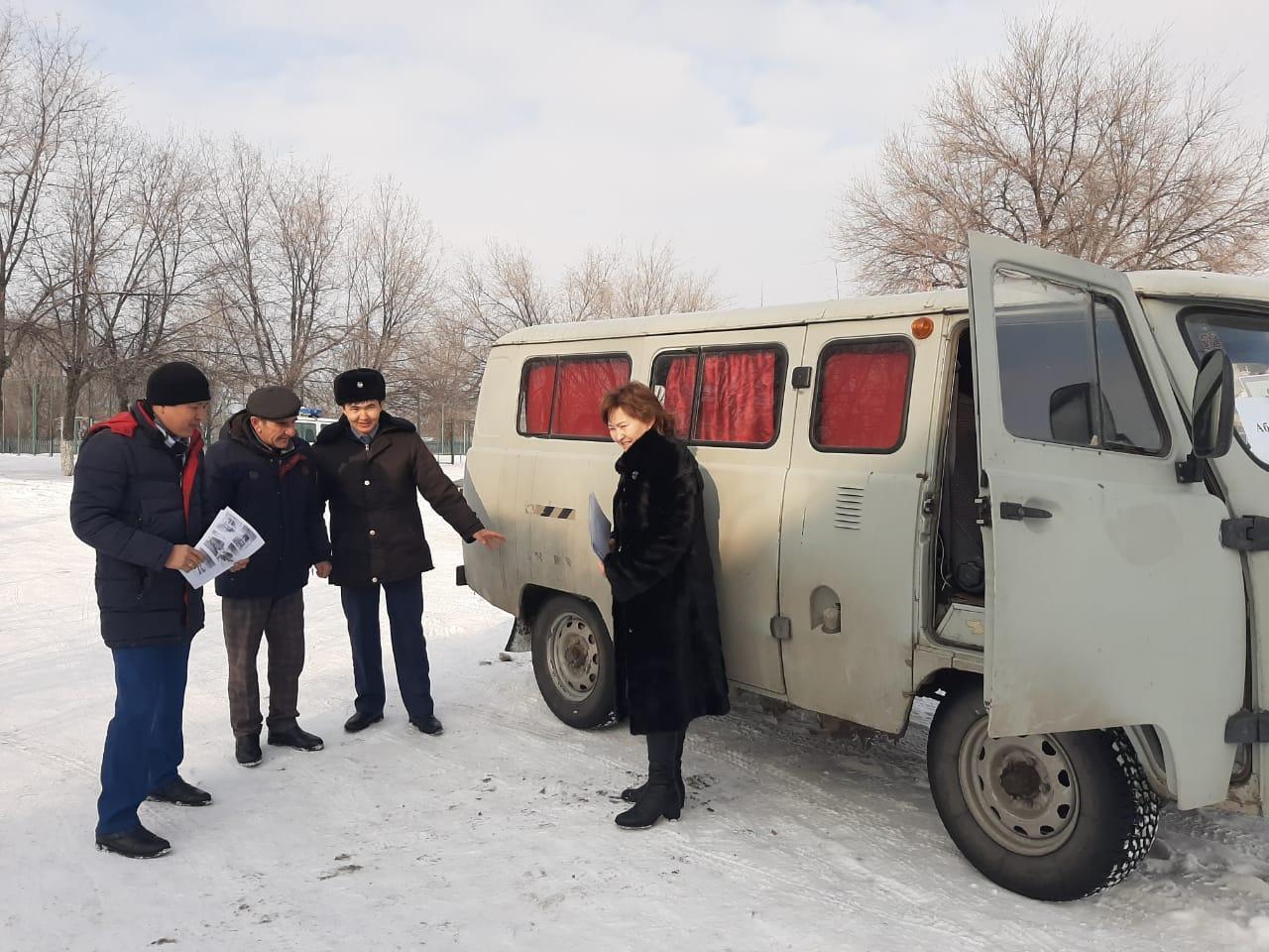 Шоқан Уәлиханов атындағы орта мектебінде "Қауіпсіз мектеп автобусы" атты республикалық акциясы аясында өткізілген іс-шаралардан көрініс.