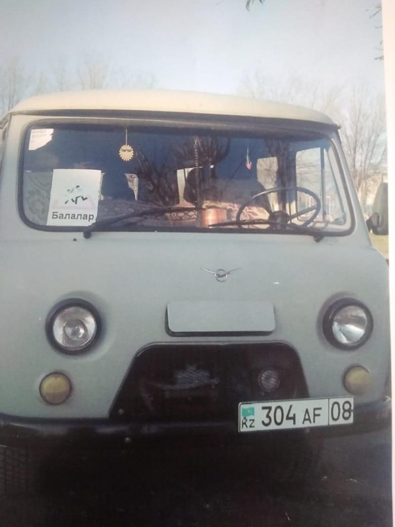 Шоқан Уәлиханов атындағы орта мектебінде "Қауіпсіз мектеп автобусы" атты республикалық акциясы аясында өткізілген іс-шаралардан көрініс.