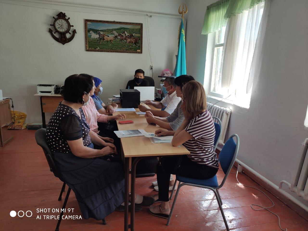 Мектеп директорының қамқоршылық кеңес мүшелерінің қатысуымен 2019-2020 оқу жылындағы есебі.