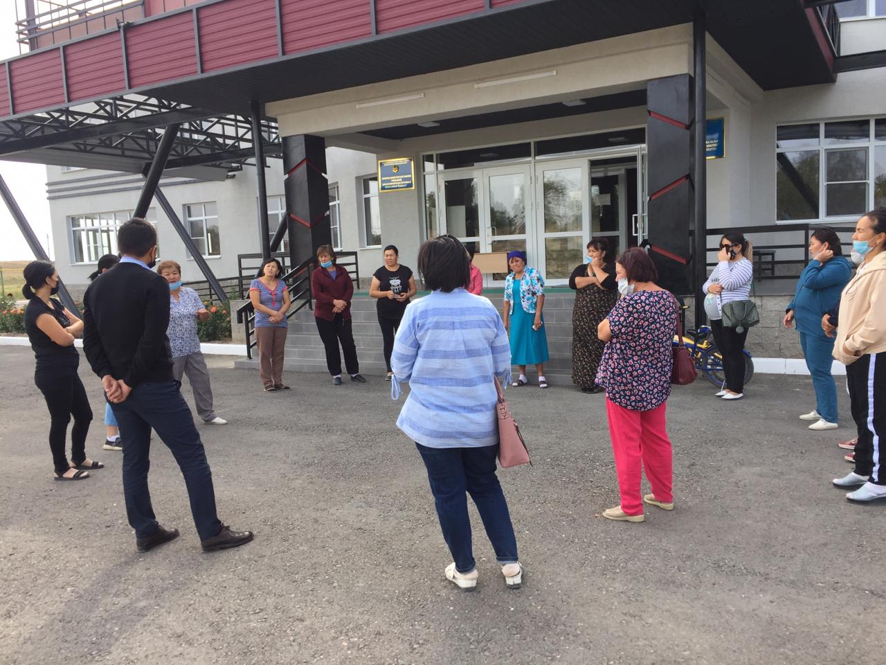 Шоқан Уәлиханов атындағы орта мектебіндегі жалпы Республикалық ата-аналар жиналысы.