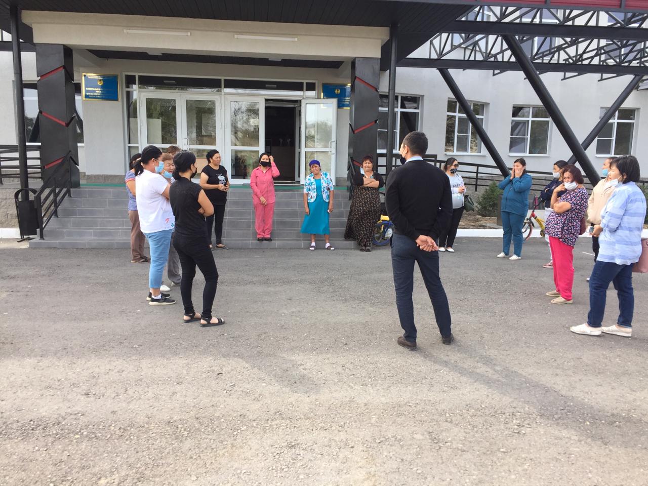 Шоқан Уәлиханов атындағы орта мектебіндегі жалпы Республикалық ата-аналар жиналысы.